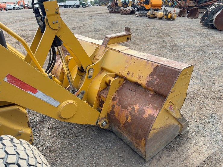 2012-caterpillar-430f-image-11