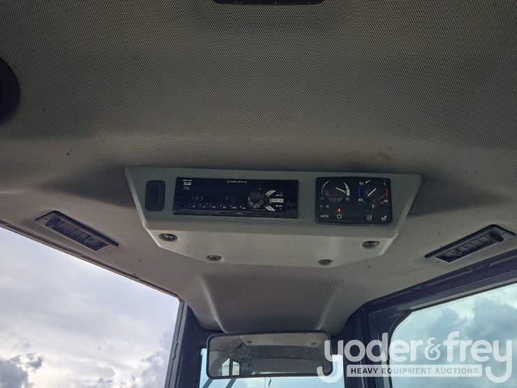 2021-deere-750l-lgp-image-63