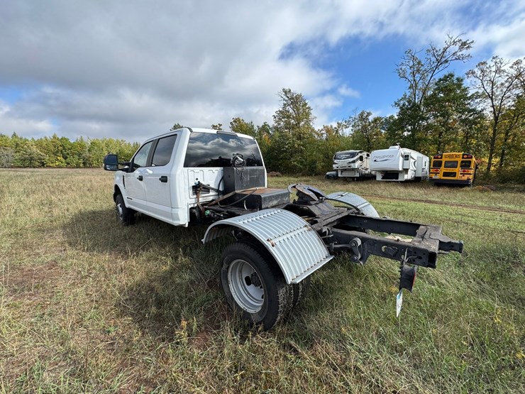 2019-ford-f350-xl-image-3