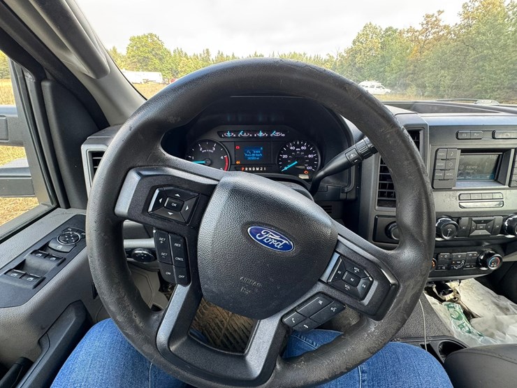 2019-ford-f350-xl-image-33