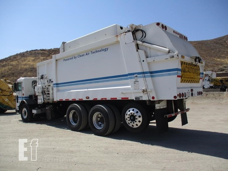 2010-peterbilt-320-image-4
