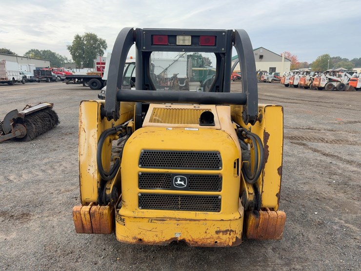 2002-john-deere-250-image-4