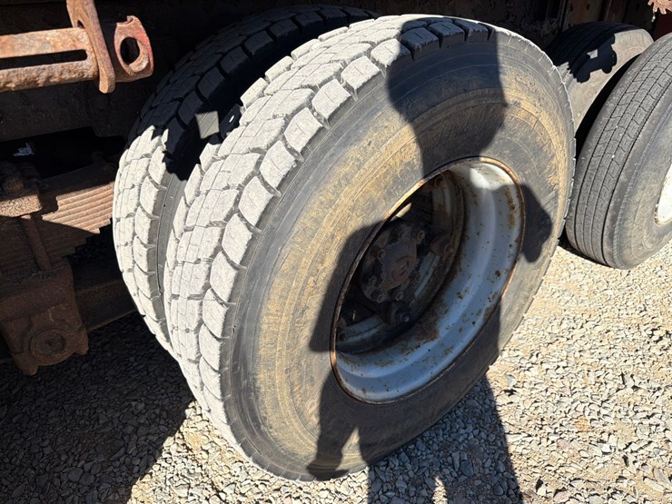 ford-l9000-image-116