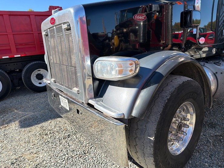 2019-peterbilt-367-image-9