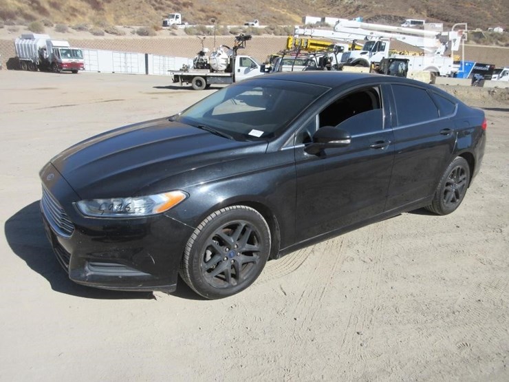 2015-ford-fusion-image-1
