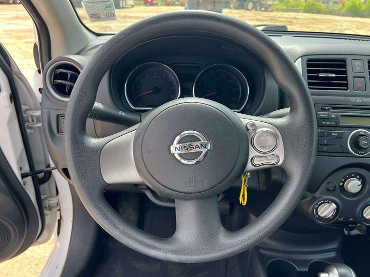 2014-nissan-versa-4-door-sedan-(38,174-miles)-image-12