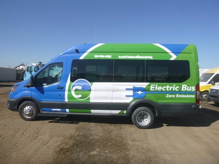 2022-ford-e450-image-5