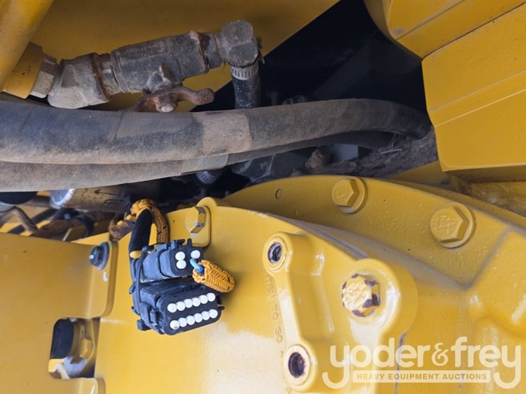 2021-caterpillar-d5-lgp-image-36