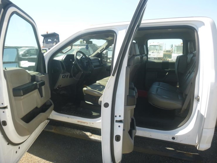 2018-ford-f550-image-11