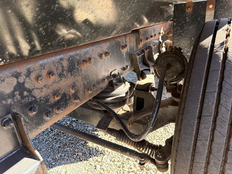 2018-western-star-4700-image-40