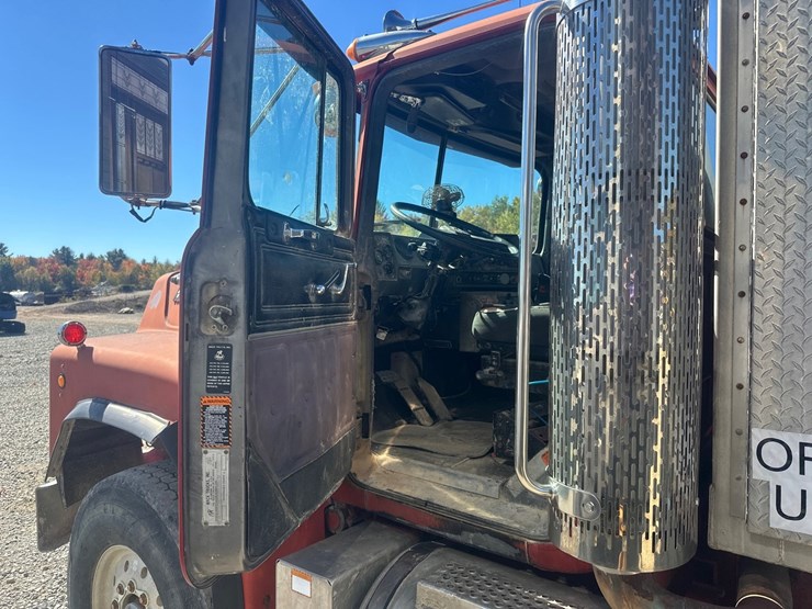 mack-rb688s-image-28
