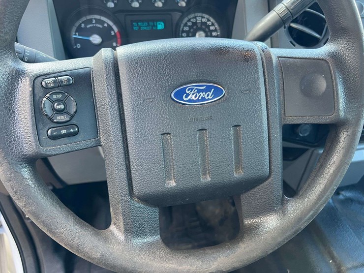 2015-ford-f550-image-13
