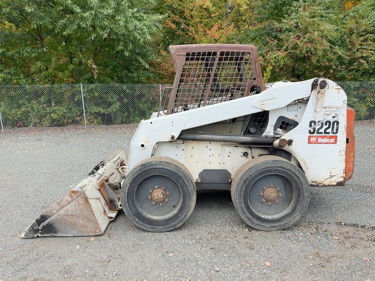 2009-bobcat-s220-image-2