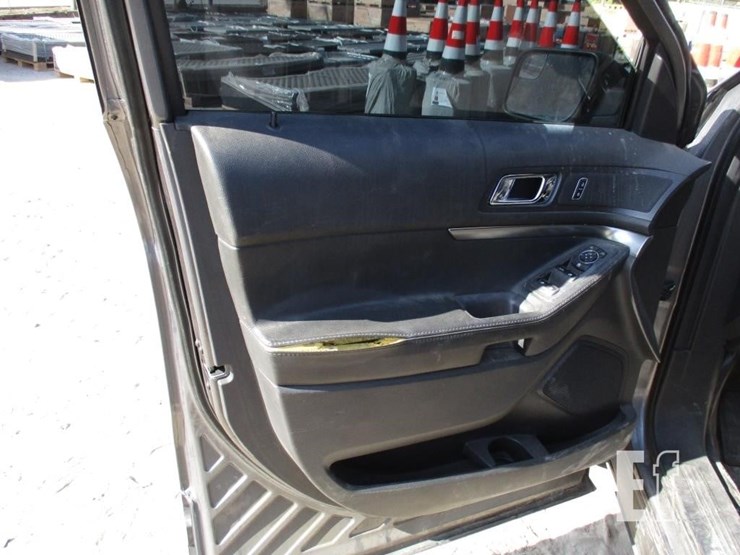 2014-ford-explorer-image-14