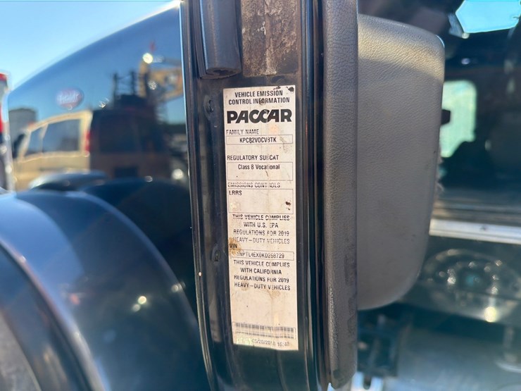 2019-peterbilt-367-image-55