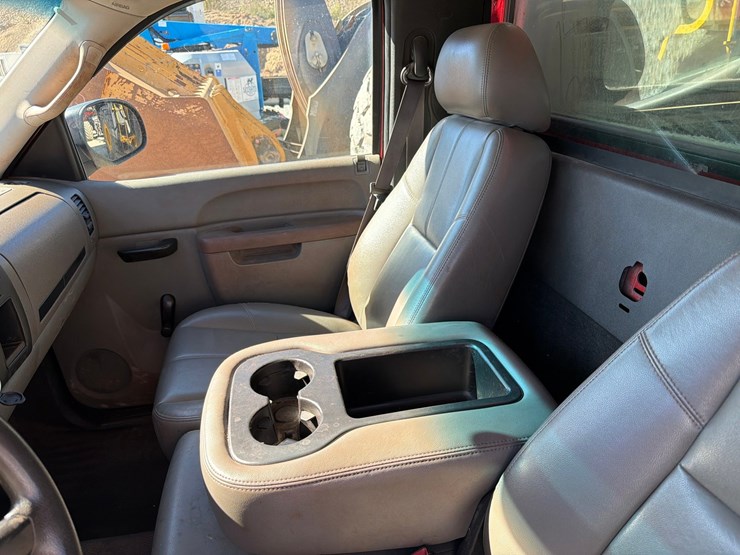 2013-chevrolet-1500-image-55