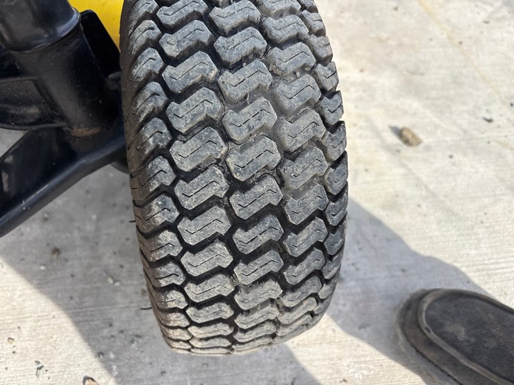 john-deere-x300-image-33
