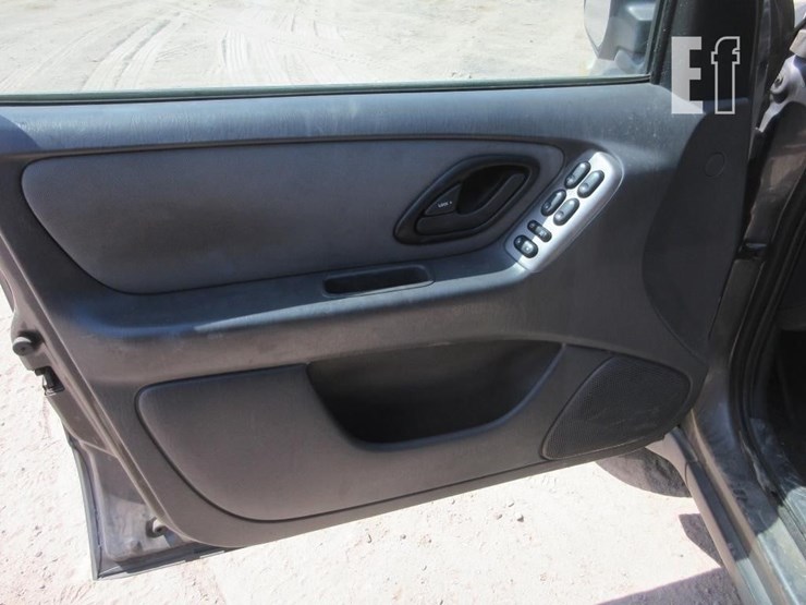 2005-ford-escape-xlt-image-11