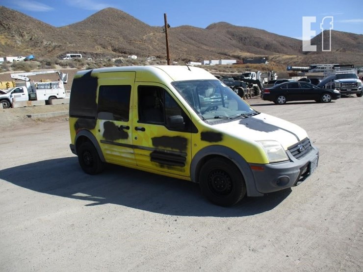 2010-ford-transit-image-2