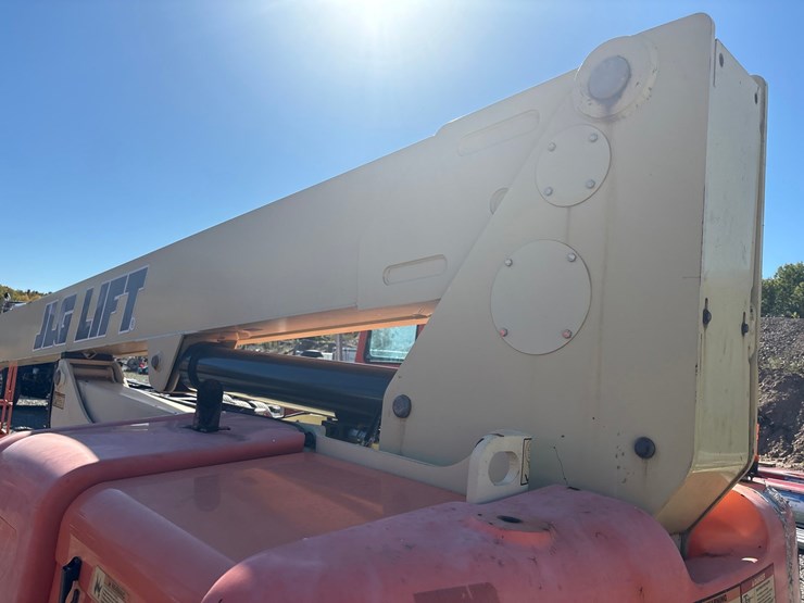 2013-jlg-m600jp-image-18