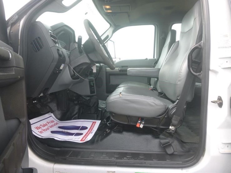 2016-ford-f650-xlt-image-17