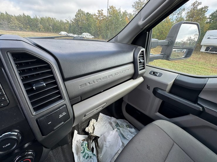 2019-ford-f350-xl-image-31