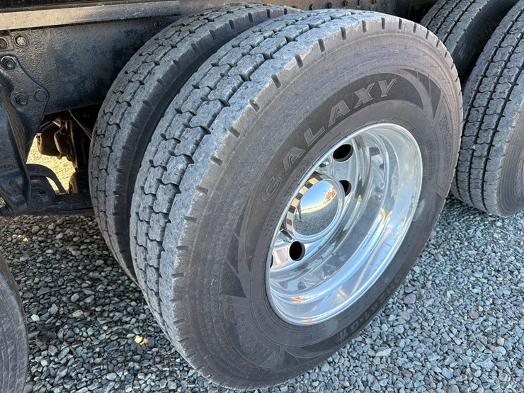 2018-western-star-4700-image-94