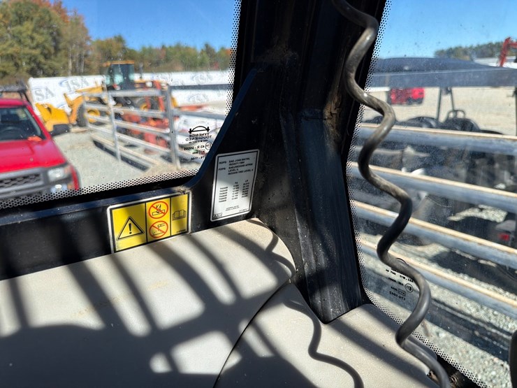 caterpillar-th360b-image-93