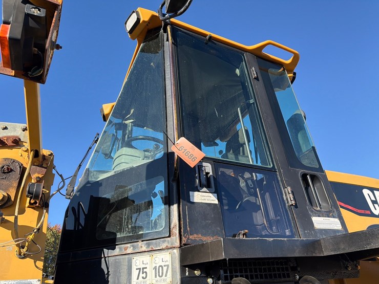 caterpillar-938g-image-21