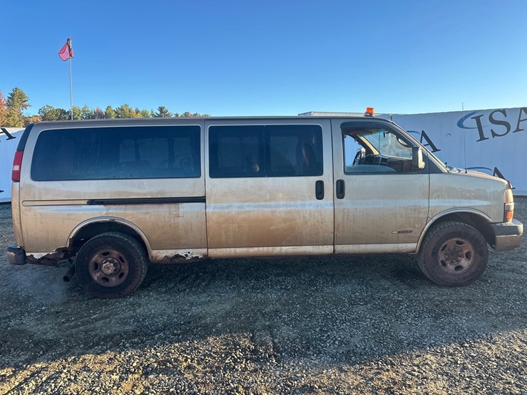 2005-chevrolet-express-3500-image-6