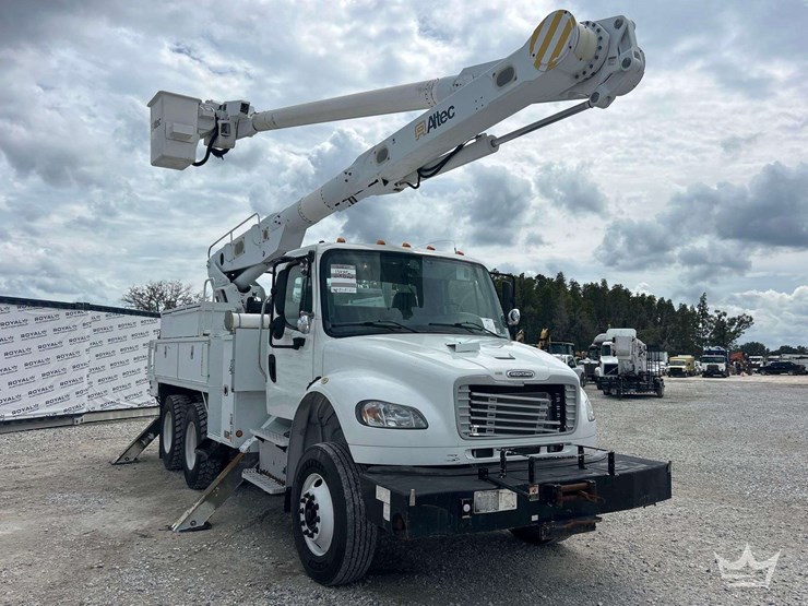 2015-freightliner-m2-106-image-2