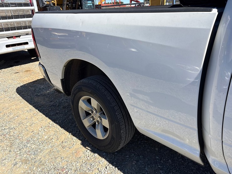2019-ram-1500-classic-image-19