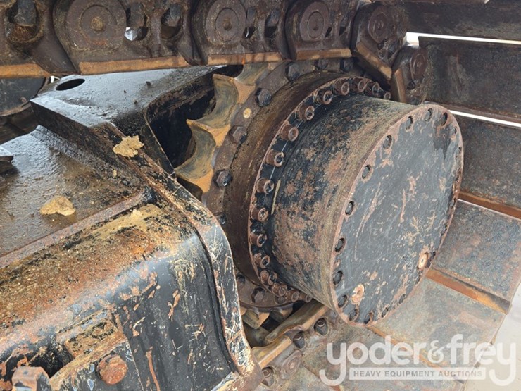 2020-caterpillar-352-image-14