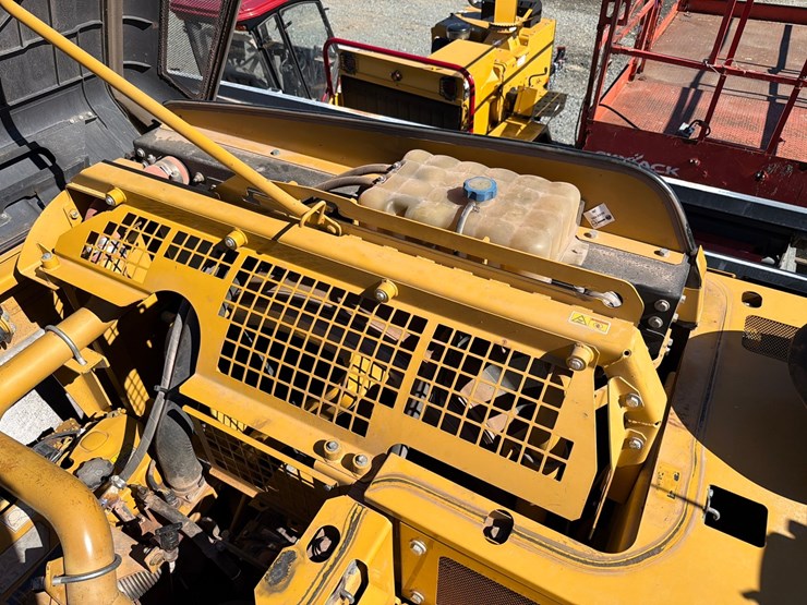 2013-caterpillar-c9-image-54