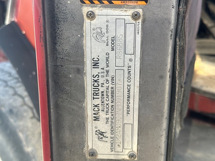 mack-rb688s-image-78