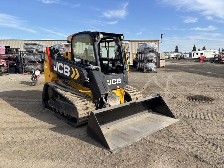 2021-jcb-3ts-8t-image-2