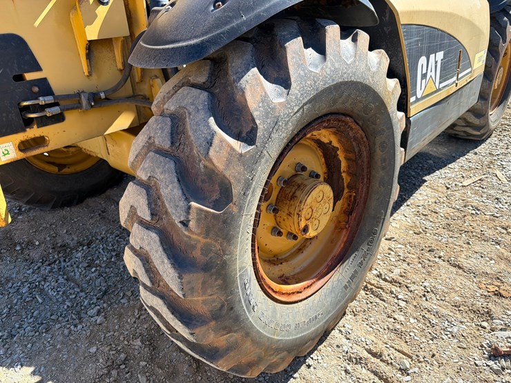 caterpillar-th360b-image-96