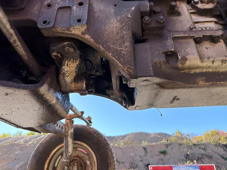 massey-ferguson-1135-image-36