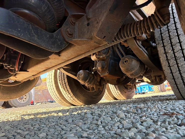 2018-western-star-4700-image-55