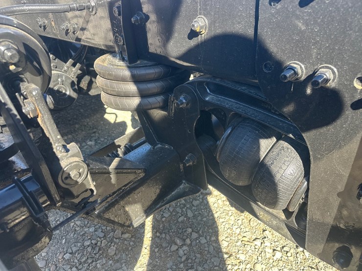 2015-freightliner-114sd-image-53