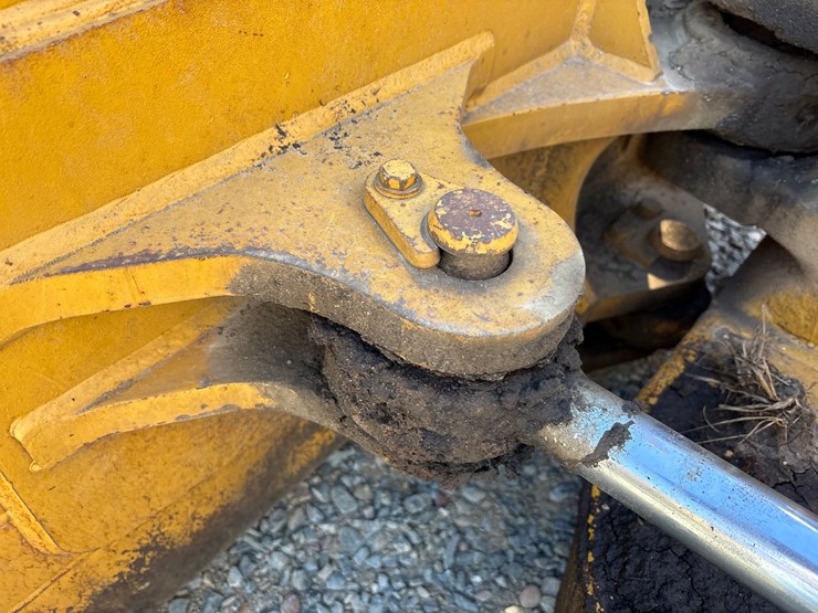 caterpillar-d5m-lgp-image-28