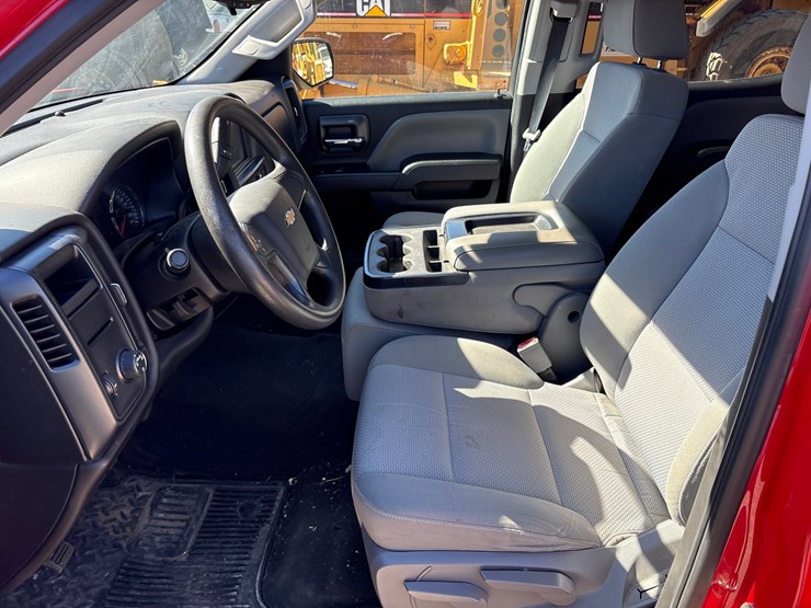 2018-chevrolet-silverado-1500-image-40