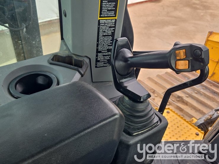 2021-deere-750l-lgp-image-61