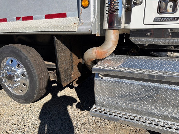 2018-western-star-4700-image-43