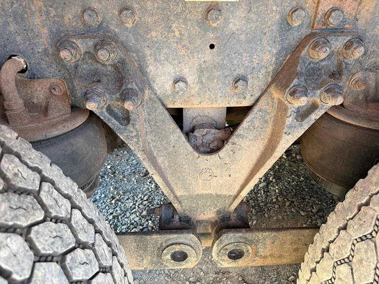 2016-kenworth-t880-image-32
