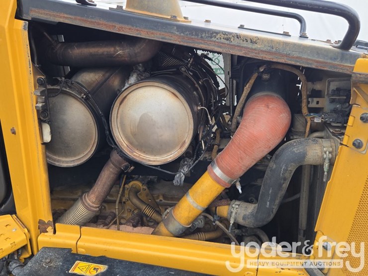 2021-caterpillar-d5-lgp-image-45