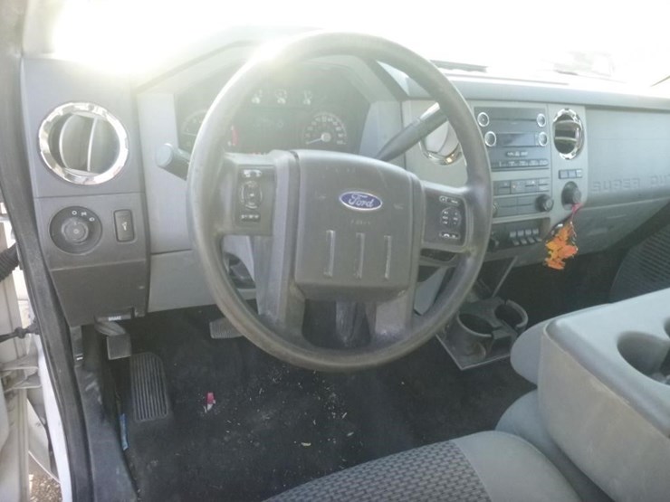 2015-ford-f550-image-12