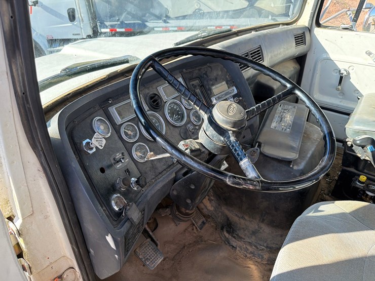 ford-l9000-image-103