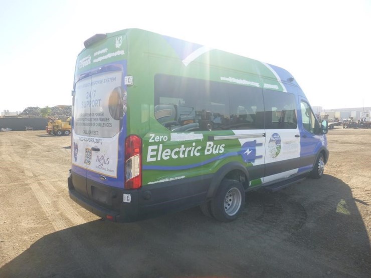 2022-ford-e450-image-3