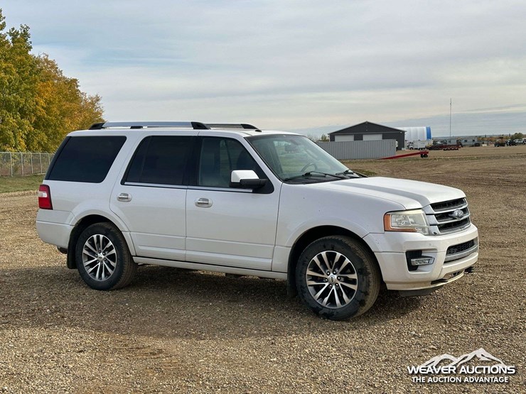 2016-ford-expedition-limited-image-2